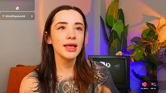 Snapshot of EvaCanton chatting on March 26, 2:17 am EvaCanton online show from March 26, 2:17 am