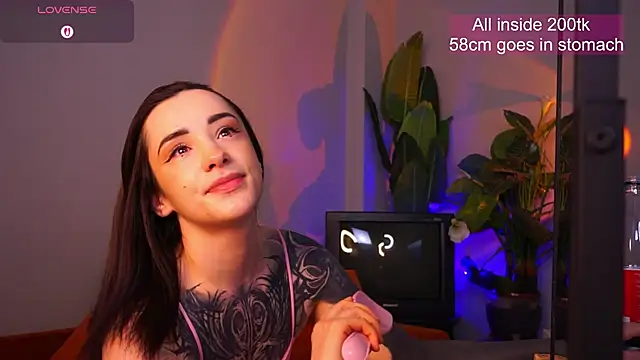 Snapshot of EvaCanton chatting on April 1, 2:01 am EvaCanton online show from April 1, 2:01 am