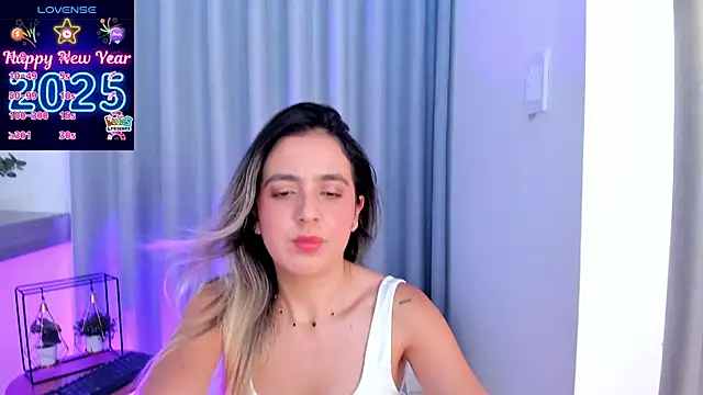 Snapshot of Lucyortiz_ chatting on January 7, 5:53 pm Lucyortiz online show from January 7, 5:53 pm