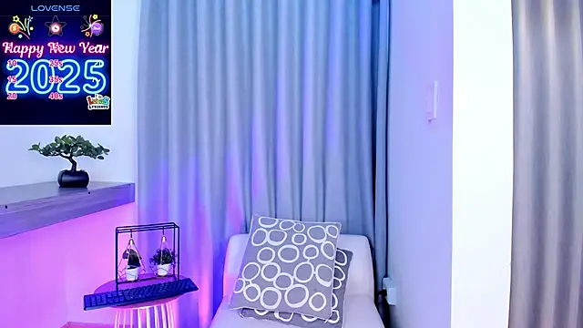 Snapshot of Lucyortiz_ chatting on January 12, 2:19 pm Lucyortiz online show from January 12, 2:19 pm