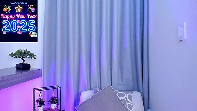 Snapshot of Lucyortiz_ chatting on January 24, 7:07 pm Lucyortiz online show from January 24, 7:07 pm