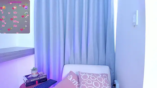 Snapshot of Lucyortiz_ chatting on March 21, 6:51 pm Lucyortiz online show from March 21, 6:51 pm