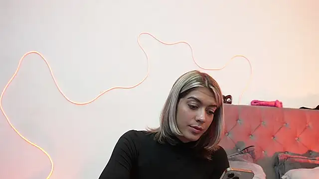 tay ler3 online show from December 2, 7:25 am