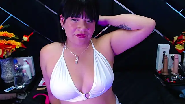 Snapshot of Amy_hoy69 chatting on February 16, 6:54 am Amy hoy69 online show from February 16, 6:54 am