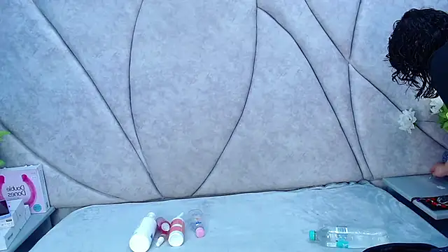 Snapshot of Amy_hoy69 chatting on February 23, 3:02 am Amy hoy69 online show from February 23, 3:02 am