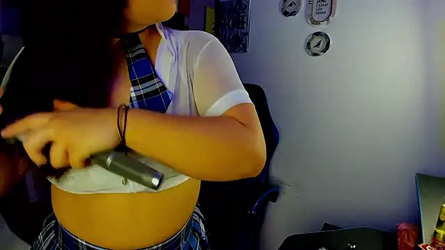 Snapshot of Amy_hoy69 chatting on September 13, 2:22 am Amy hoy69 online show from September 13, 2:22 am