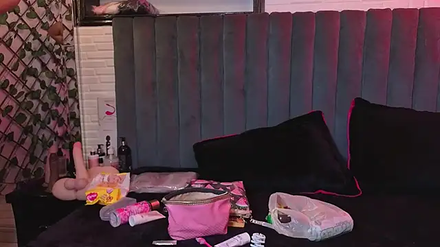 Snapshot of Amy_hoy69 chatting on September 25, 2:37 am Amy hoy69 online show from September 25, 2:37 am