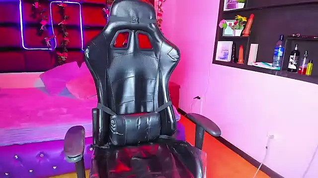 Snapshot of Amy_hoy69 chatting on October 19, 12:50 pm Amy hoy69 online show from October 19, 12:50 pm