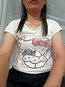 Snapshot of Asian_girl13 chatting on July 5, 11:01 pm Asian girl13 online show from July 5, 11:01 pm