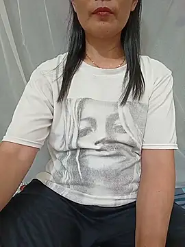 Snapshot of Asian_girl13 chatting on July 22, 12:41 pm Asian girl13 online show from July 22, 12:41 pm