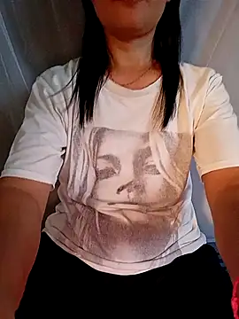 Snapshot of Asian_girl13 chatting on July 23, 12:46 am Asian girl13 online show from July 23, 12:46 am