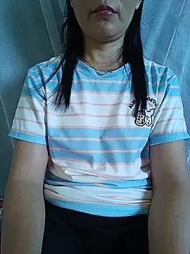 Snapshot of Asian_girl13 chatting on July 27, 2:40 am Asian girl13 online show from July 27, 2:40 am