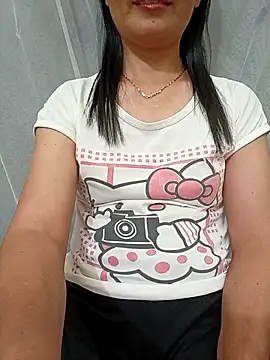 Snapshot of Asian_girl13 chatting on July 28, 4:39 pm Asian girl13 online show from July 28, 4:39 pm