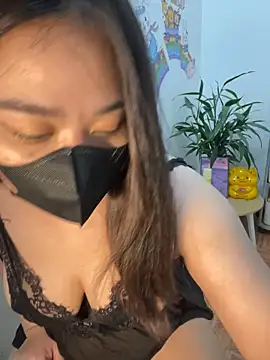 --Lyly-- online show from March 11, 7:04 am