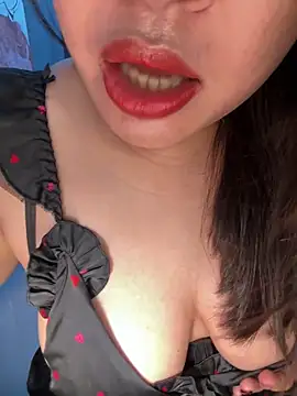--Lyly-- online show from May 18, 7:58 am