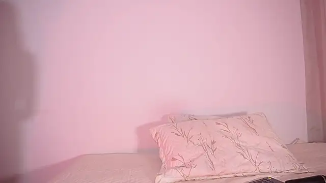 petitevictoria online show from October 31, 8:59 am