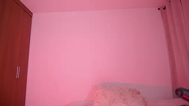 petitevictoria online show from November 29, 9:12 am