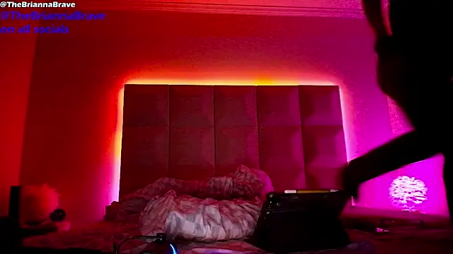 BriannaBrave online show from May 16, 7:49 am
