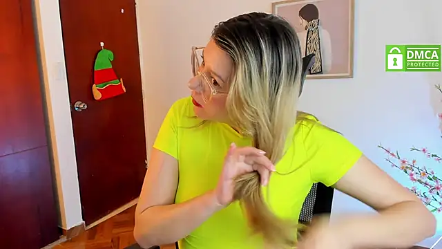 Chanelll Taylorr  online show from December 13, 5:10 pm