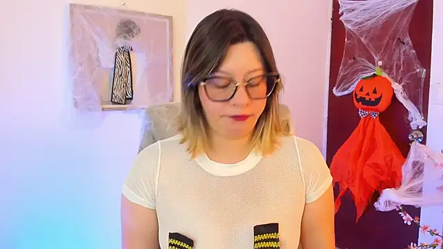 Snapshot of Chanelll_Taylorr_ chatting on October 10, 12:59 pm Chanelll Taylorr online show from October 10, 12:59 pm