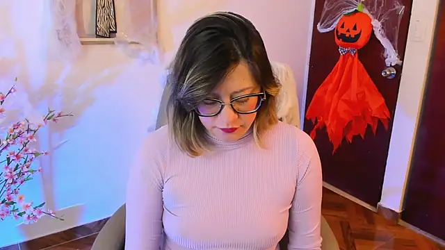 Snapshot of Chanelll_Taylorr_ chatting on October 22, 9:09 am Chanelll Taylorr online show from October 22, 9:09 am