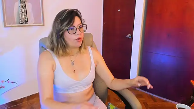 Snapshot of Chanelll_Taylorr_ chatting on November 14, 12:48 pm Chanelll Taylorr online show from November 14, 12:48 pm