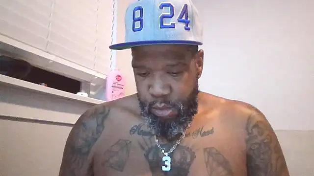 Snapshot of 3prettyboy3 chatting on April 5, 11:40 am 3prettyboy3 online show from April 5, 11:40 am