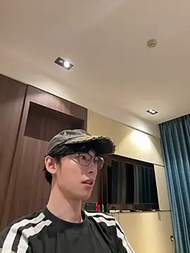 Snapshot of 1a1a1alll chatting on October 29, 3:36 pm 1a1a1alll online show from October 29, 3:36 pm