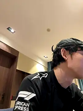 Snapshot of 1a1a1alll chatting on November 12, 3:12 pm 1a1a1alll online show from November 12, 3:12 pm