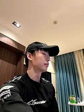 Snapshot of 1a1a1alll chatting on November 24, 3:12 pm 1a1a1alll online show from November 24, 3:12 pm