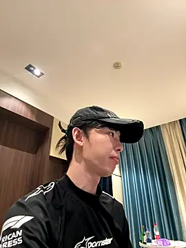 Snapshot of 1a1a1alll chatting on December 1, 3:06 pm 1a1a1alll online show from December 1, 3:06 pm