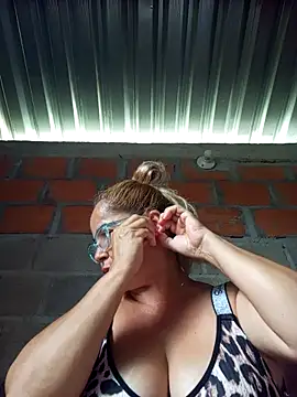 natally ross21 online show from October 2, 2:02 pm