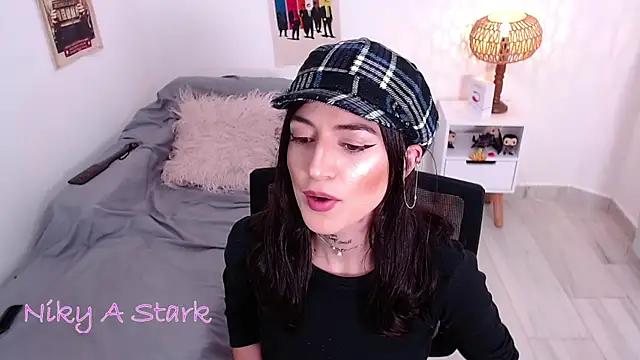 Snapshot of nikyastark chatting on March 5, 9:16 am nikyastark online show from March 5, 9:16 am