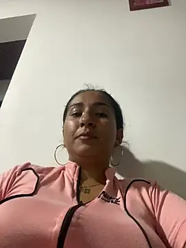 Snapshot of luna_asss chatting on July 17, 2:51 am luna asss online show from July 17, 2:51 am