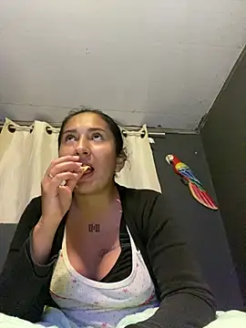 Snapshot of luna_asss chatting on July 23, 2:42 am luna asss online show from July 23, 2:42 am