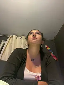 Snapshot of luna_asss chatting on July 29, 2:43 am luna asss online show from July 29, 2:43 am