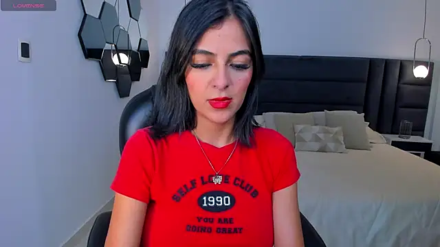 VictoriaMilan  online show from December 14, 7:25 pm