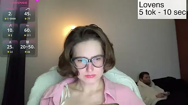 Snapshot of Sexy_Sweets chatting on February 16, 1:13 am Sexy Sweets online show from February 16, 1:13 am