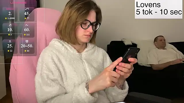 Snapshot of Sexy_Sweets chatting on March 26, 6:35 pm Sexy Sweets online show from March 26, 6:35 pm