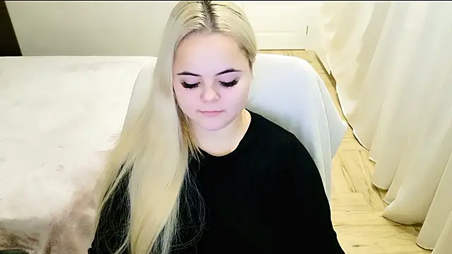 lovely-eyes online show from December 1, 11:04 pm