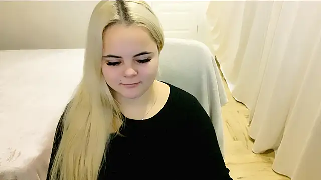 lovely-eyes online show from December 2, 9:39 pm