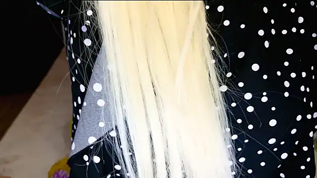 lovely-eyes online show from March 4, 6:14 pm