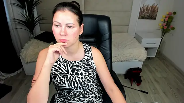 Snapshot of Dana__dom chatting on January 21, 6:11 am Dana dom online show from January 21, 6:11 am