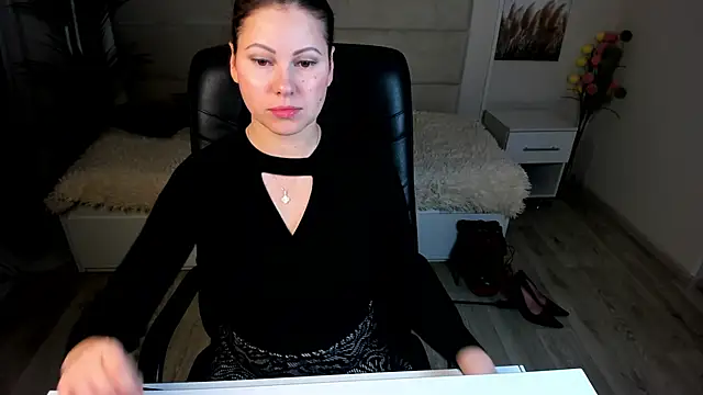 Snapshot of Dana__dom chatting on February 18, 1:32 am Dana dom online show from February 18, 1:32 am