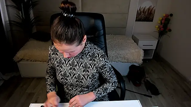 Snapshot of Dana__dom chatting on February 19, 2:01 am Dana dom online show from February 19, 2:01 am