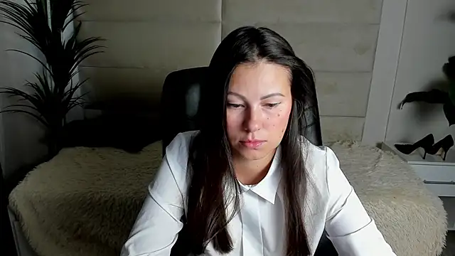 Snapshot of Dana__dom chatting on October 6, 2:20 am Dana dom online show from October 6, 2:20 am