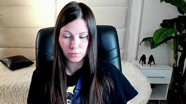 Snapshot of Dana__dom chatting on October 24, 2:41 am Dana dom online show from October 24, 2:41 am