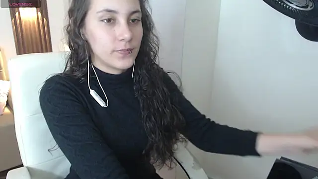 xlunna online show from September 26, 8:02 pm