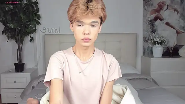 Felix Rey online show from October 7, 4:04 pm