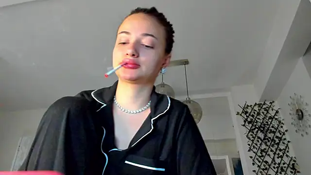 IreneVON online show from December 5, 4:20 am